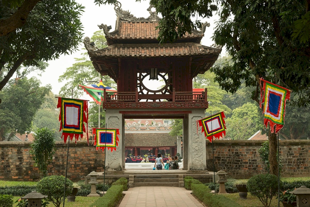 The Pavilion of Constellation (Khue Van Cac) is an iconic symbol of Hanoi, representing the beauty of literature and scholarly excellence (Source: Internet)